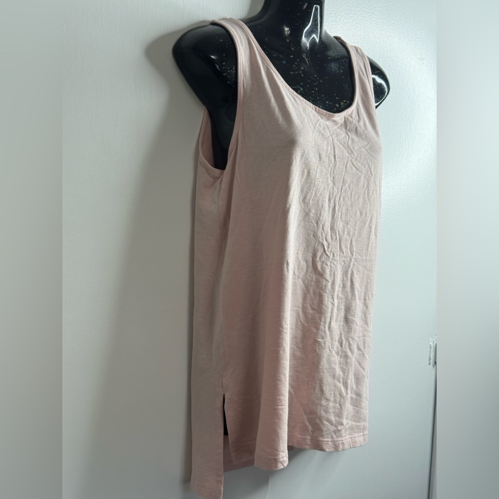 Saint Tropez West Light Pink Scoop Neck Women Tank with Side Slits Size M - NWOT - Picture 3 of 6